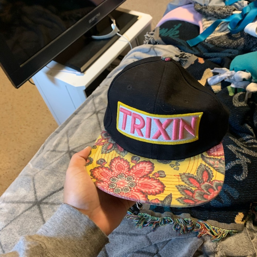 Cute Trixin SnapBack MAKE AN OFFER
